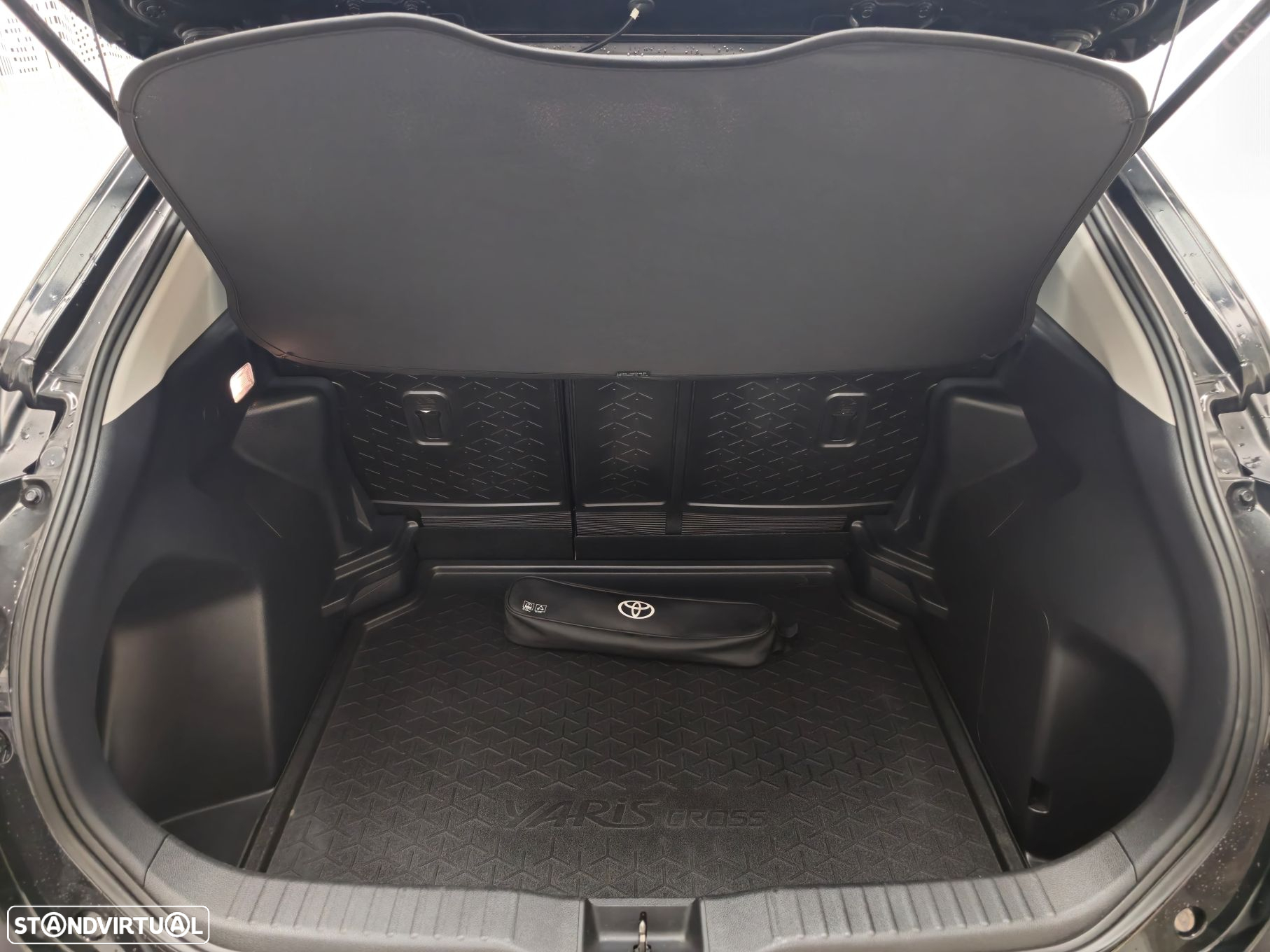 Toyota Yaris Cross 1.5 HDF Comfort - 11