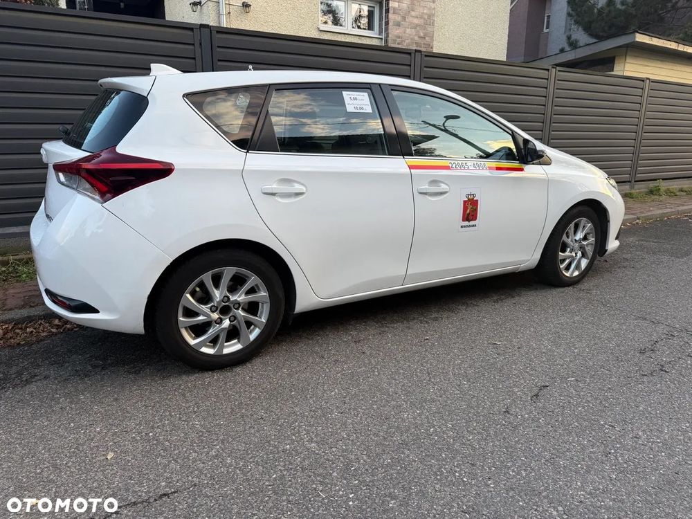 Toyota Auris - 10