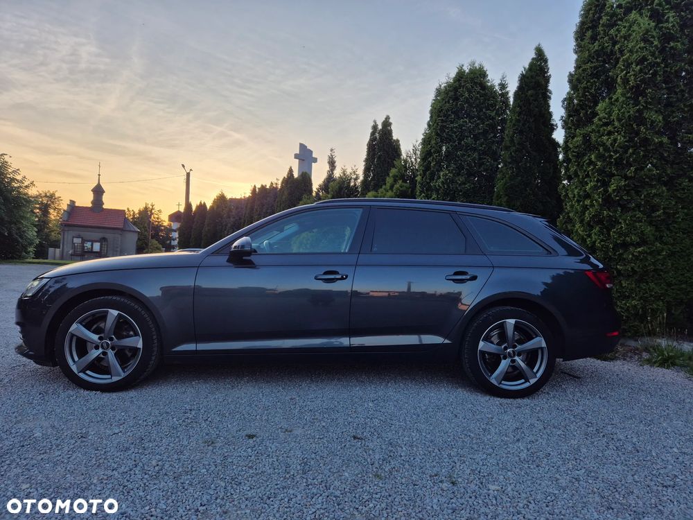 Audi A4 Avant 30 TDI S tronic advanced - 2
