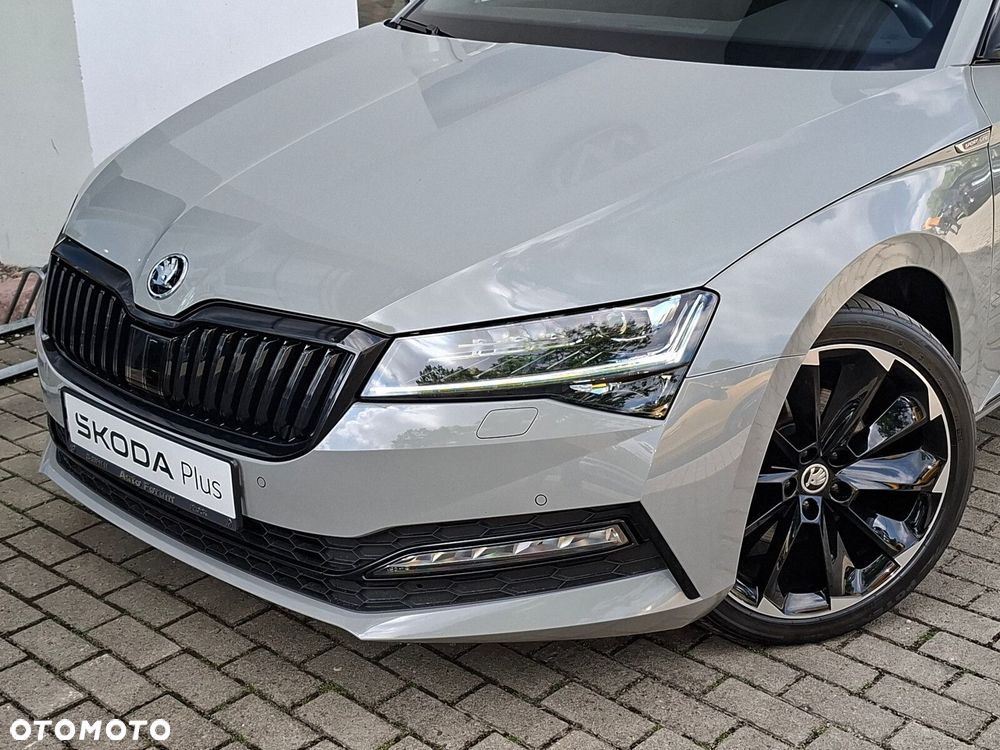 Skoda Superb 2.0 TDI SCR 4x4 Sportline DSG - 10