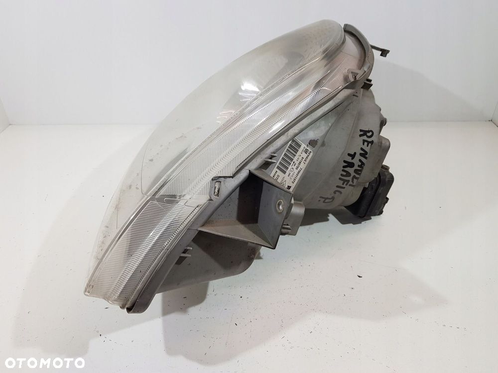 LAMPA PRAWA PRZEDNIA RENAULT TRAFIC 1.9 7700311372 - 5