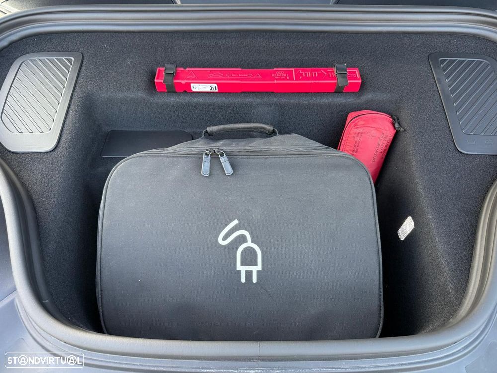 Porsche Macan Electric 4 - 34