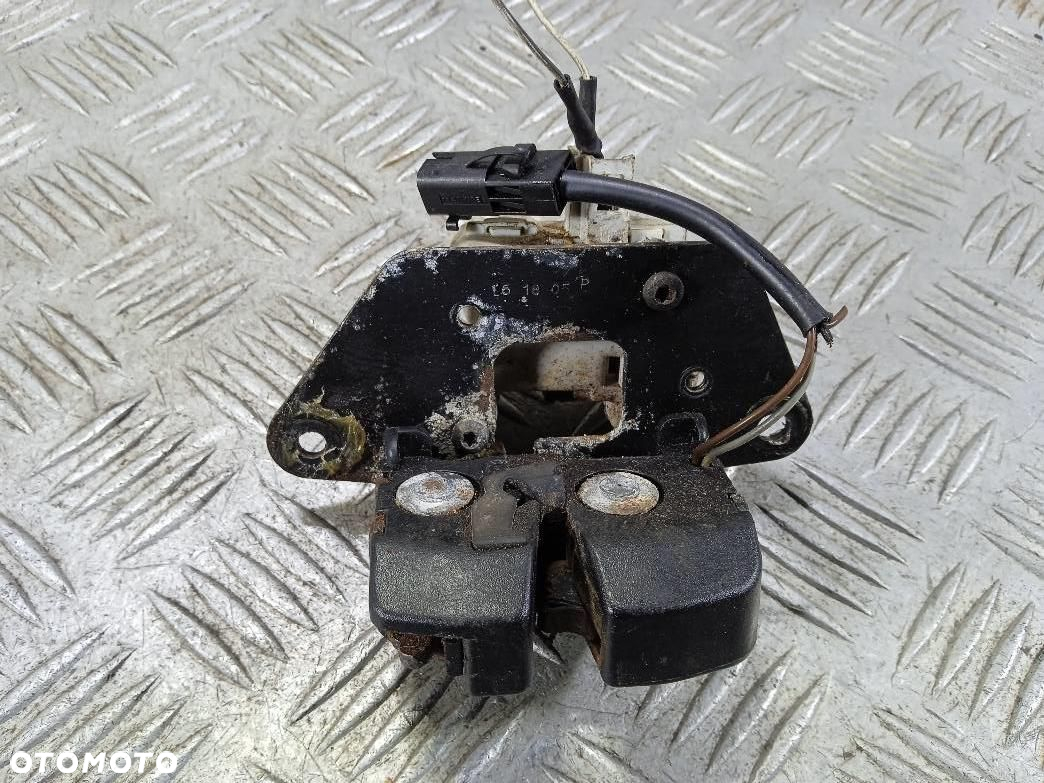 ZAMEK KLAPY FIAT CROMA - 2