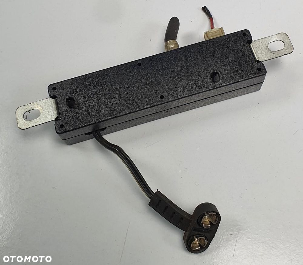 WZMACNIACZ ANTENY JEEP GRAND CHEROKEE III WH - 2