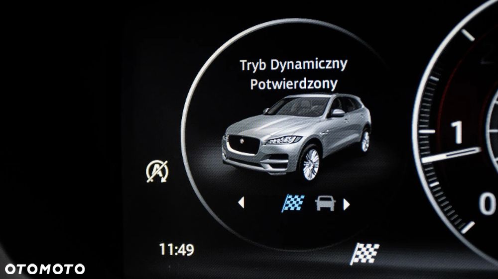 Jaguar F-Pace - 32