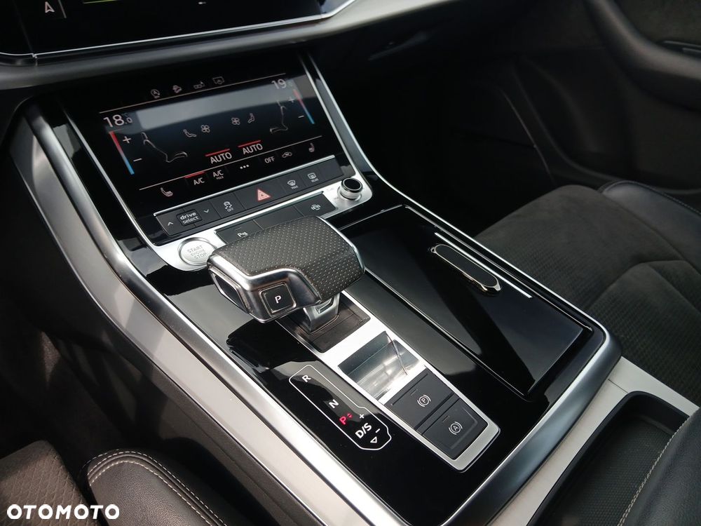 Audi Q7 50 TDI mHEV Quattro S Line Tiptr - 26