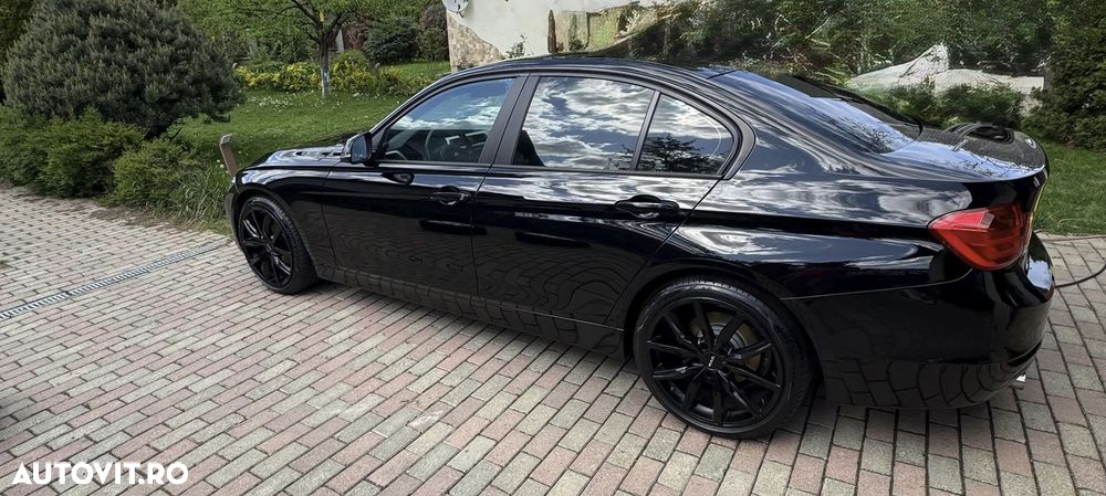 BMW Seria 3 320d xDrive Aut. - 4