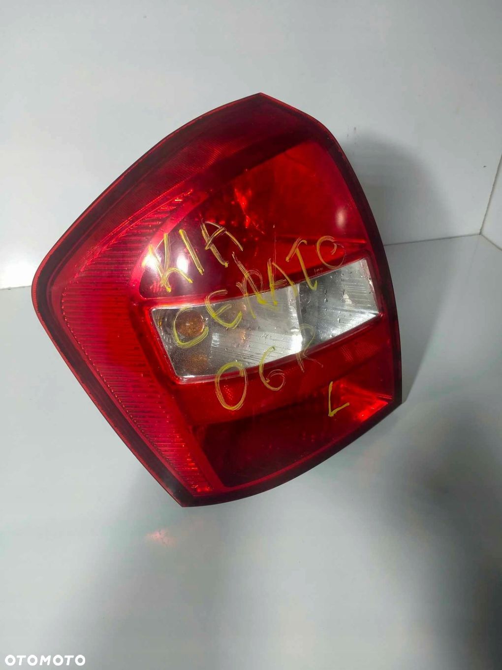LAMPA LEWA TYLNA TYŁ KIA CERATO I 03-08 HB - 1