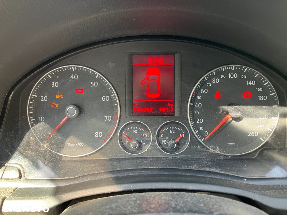 Volkswagen Golf 1.6 Q-Line - 8