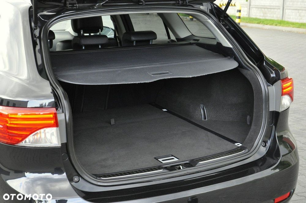 Toyota Avensis 1.8 Executive - 12