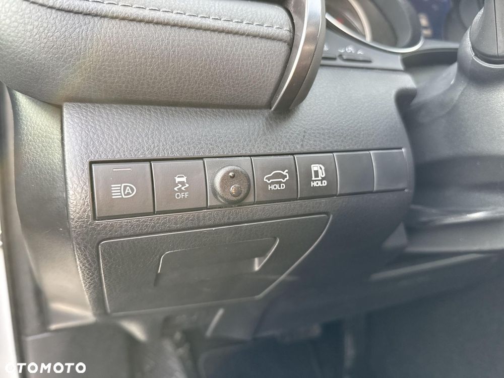 Toyota Camry 2.5 Hybrid Comfort CVT - 18