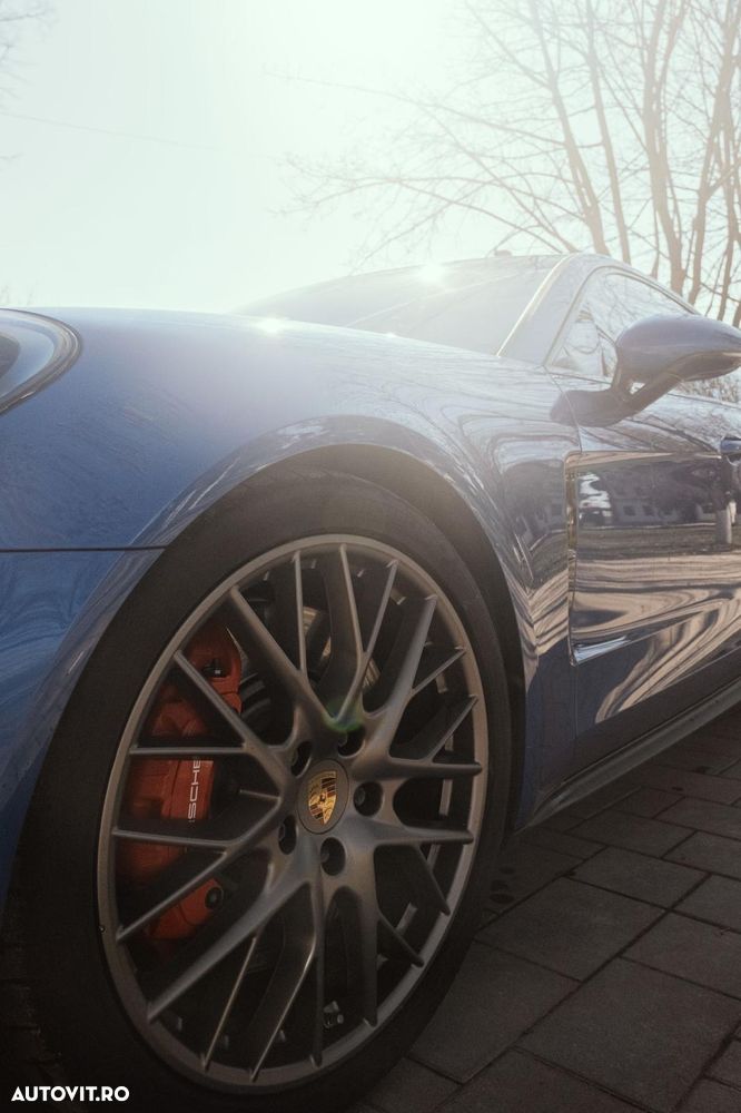 Porsche Panamera Turbo - 6