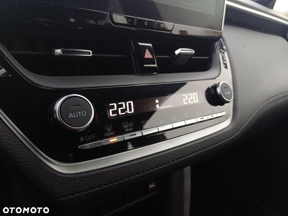 Toyota Corolla Cross - 25