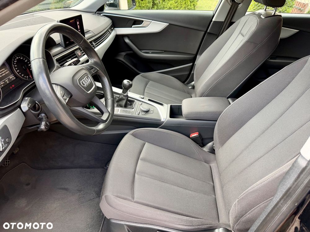 Audi A4 Limousine - 13