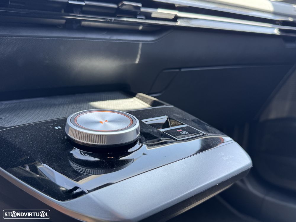 MG MG4 64 kWh Luxury - 13