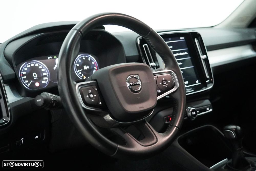 Volvo XC 40 1.5 T3 Momentum Tech Edition - 8