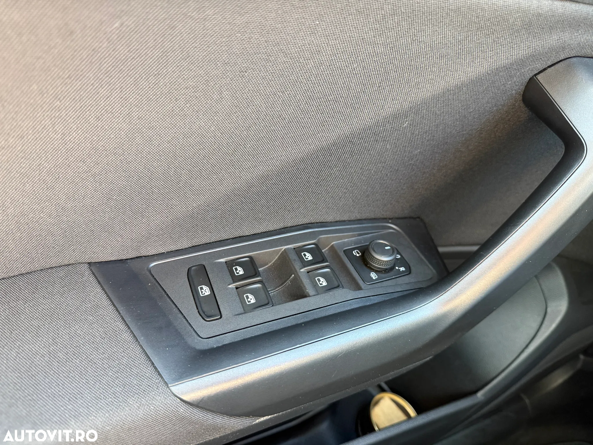 Volkswagen T-ROC 1.0 TSI Advanced - 10