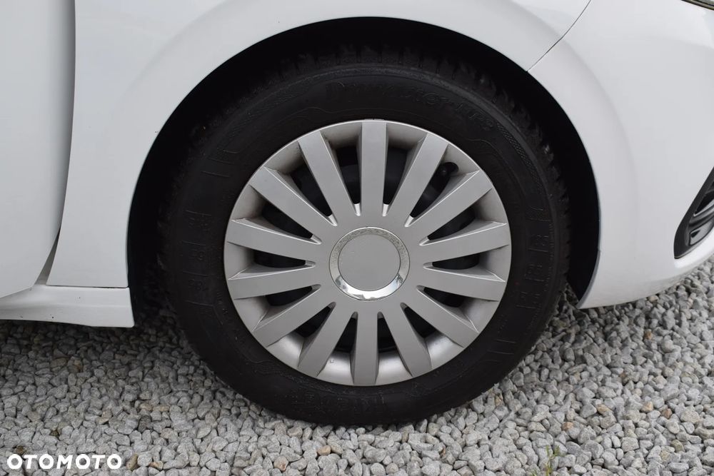 Peugeot 208 - 24