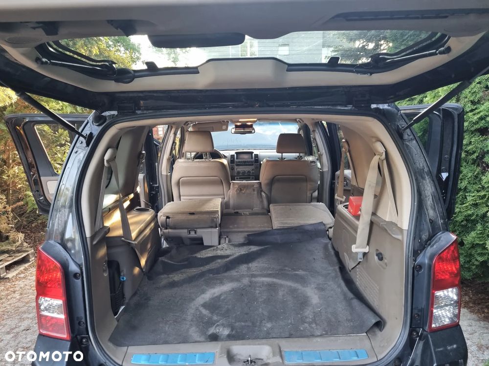 Nissan Pathfinder 2.5 D LE - 5