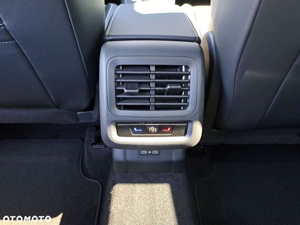Volkswagen T-Roc 1.5 eTSI Style DSG - 38