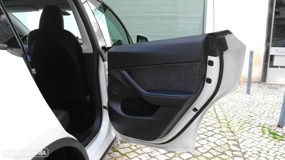 Tesla Model Y Long Range Tração Integral - 16
