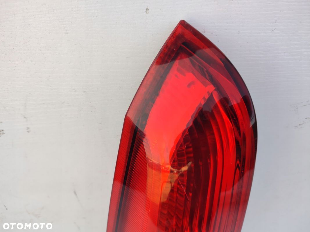Lampa lewy tył górna VOLVO V70 II KOMBI EUROPA ORYGINAŁ - 2
