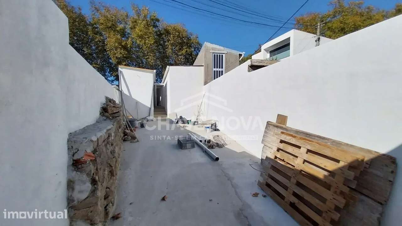 Moradia Térrea V3 Renovada em Vilar do Paraíso - Grande imagem: 2/19