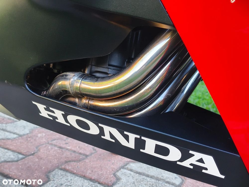 Honda CBR - 32