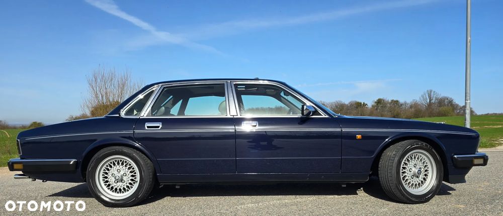 Jaguar Daimler 4.0i - 11