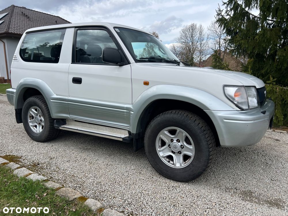 Toyota Land Cruiser - 4