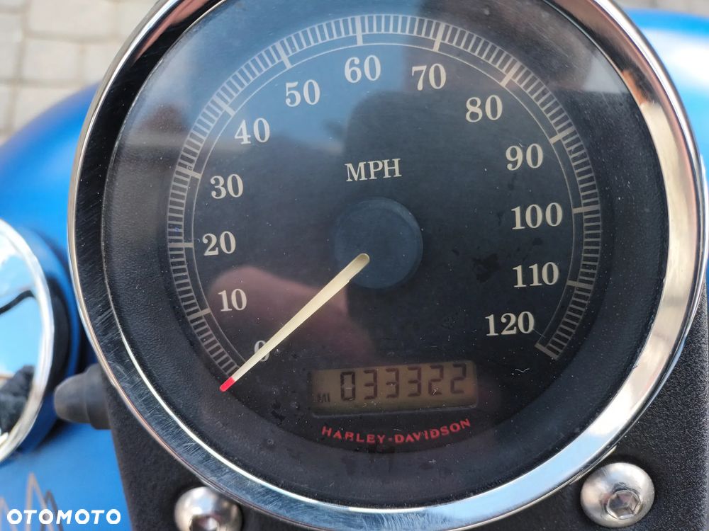 Harley-Davidson Dyna Street Bob - 12