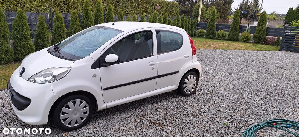 Peugeot 107 1.0 Trendy 2-Tronic - 1