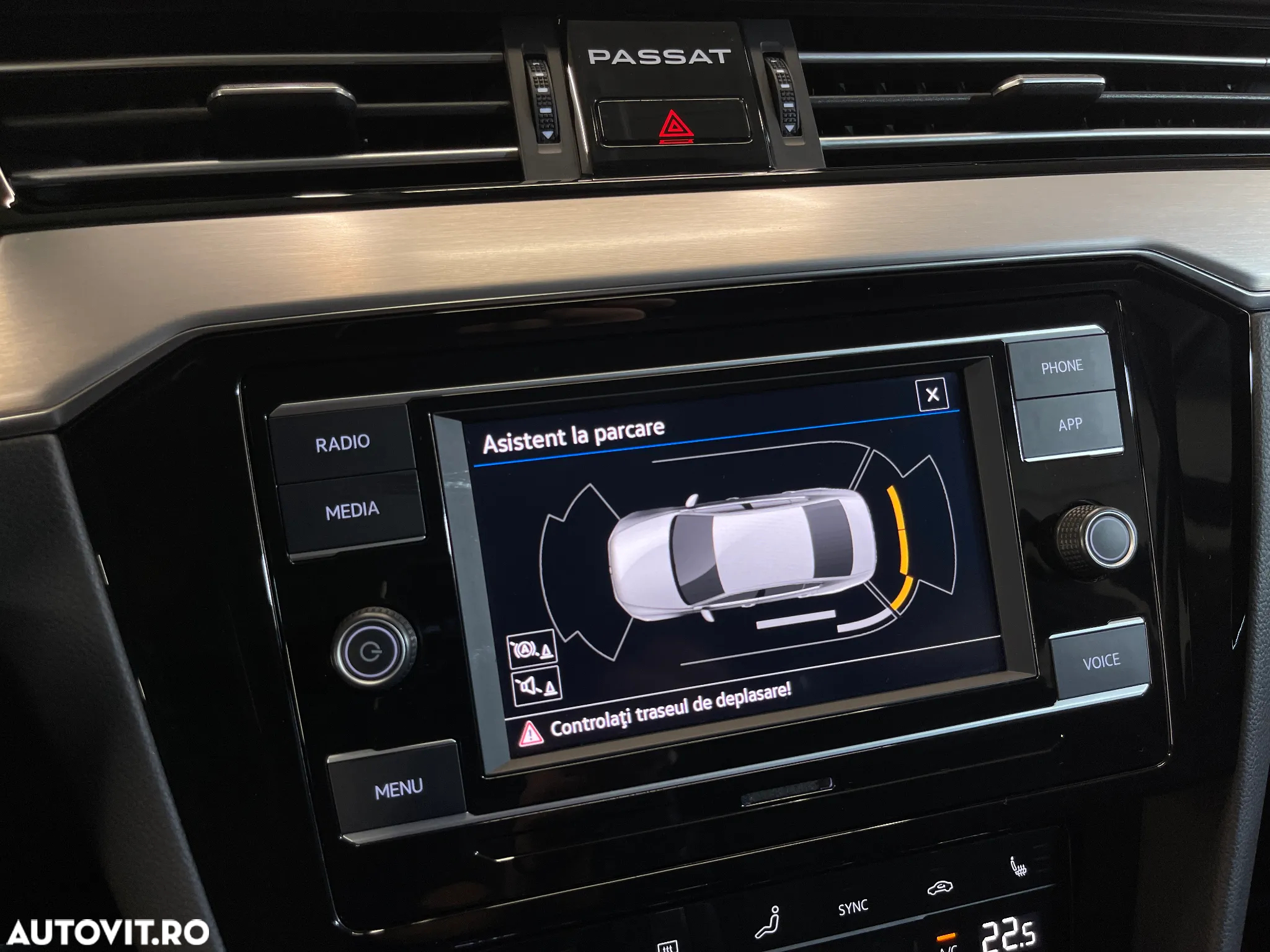Volkswagen Passat 2.0 TDI DSG Highline - 14
