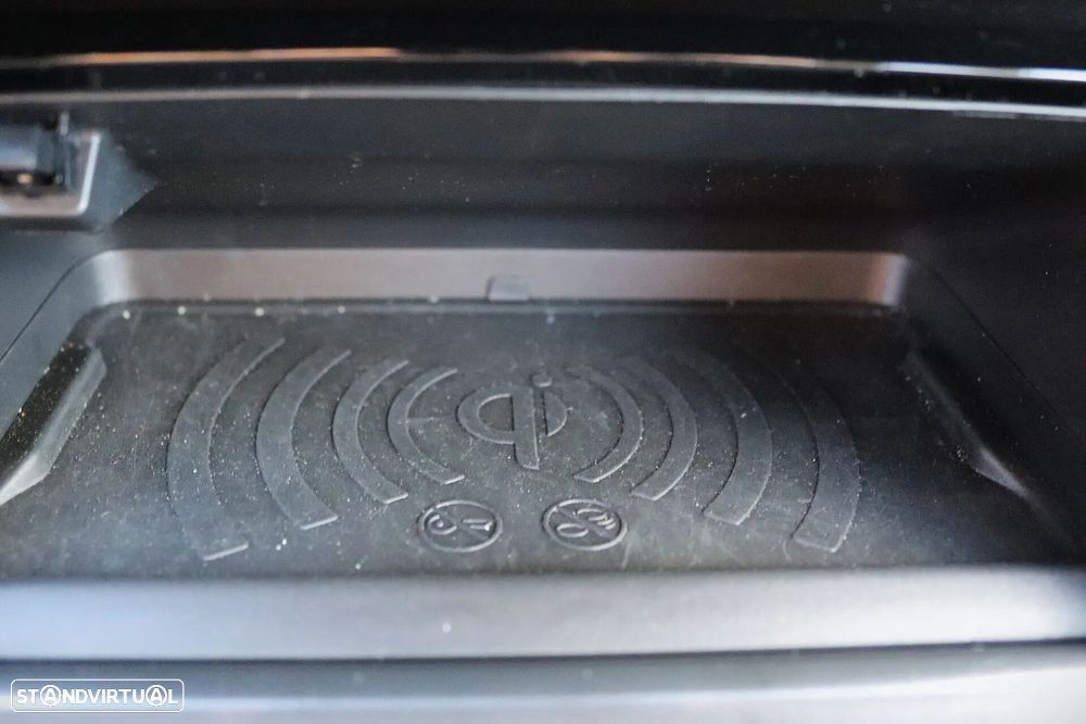 Peugeot e-2008 50 kWh GT - 31