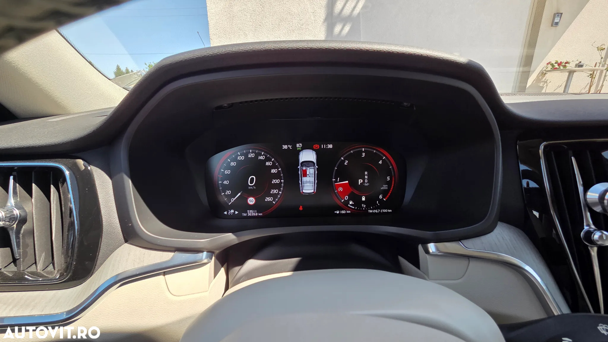 Volvo V60 B4 MHEV AT8 FWD Momentum Pro - 14