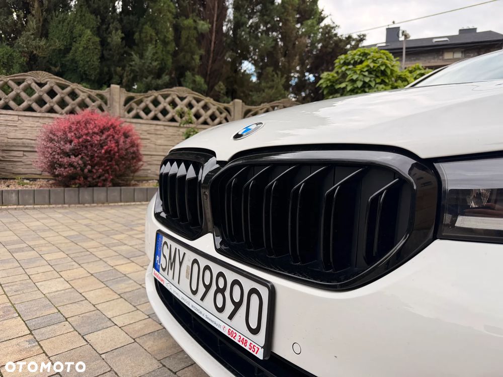 BMW Seria 5 520d Sport Line - 4