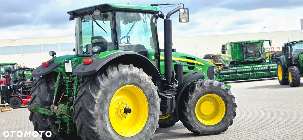 John Deere 7830 - 8