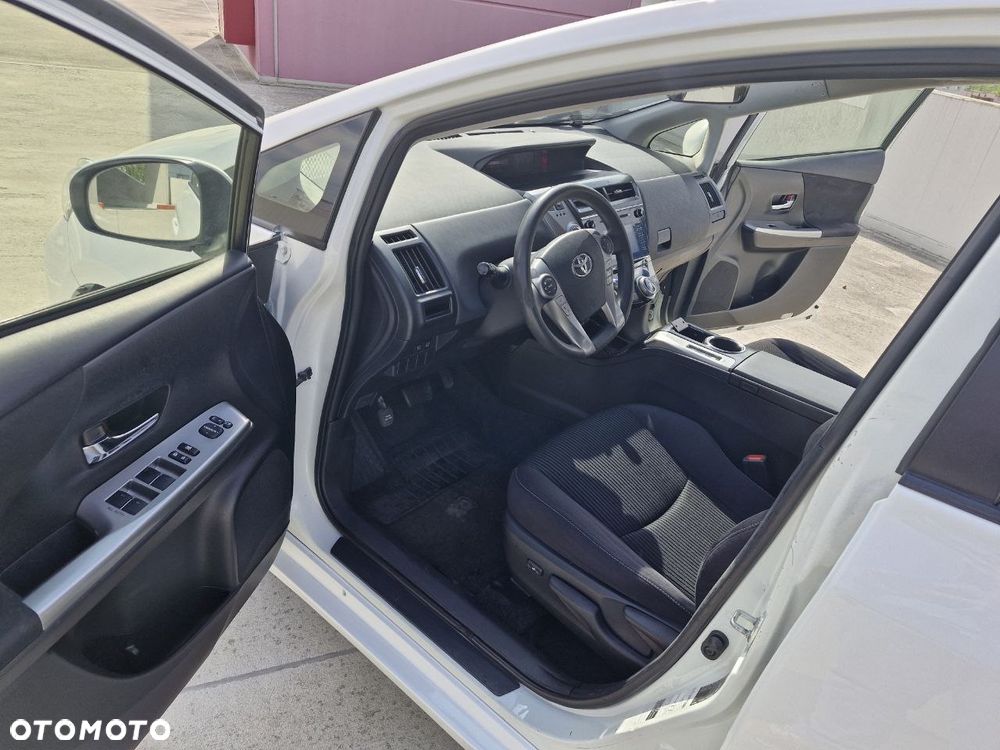 Toyota Prius+ (Hybrid) - 22