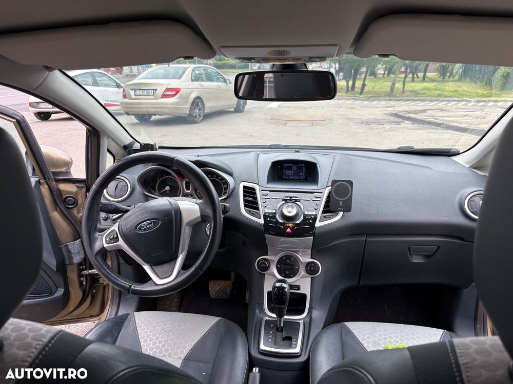 Ford Fiesta 1.4 Autom. Titanium - 9