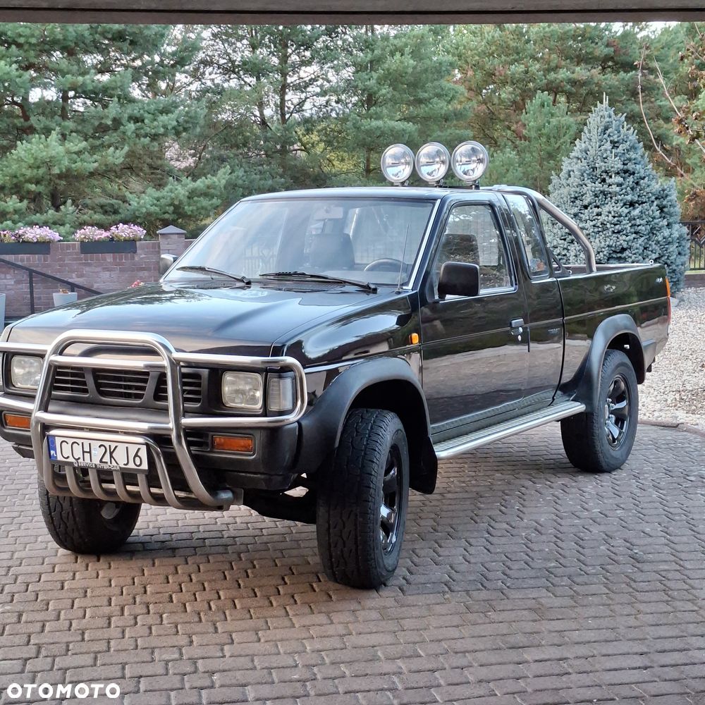 Nissan King Cab - 1