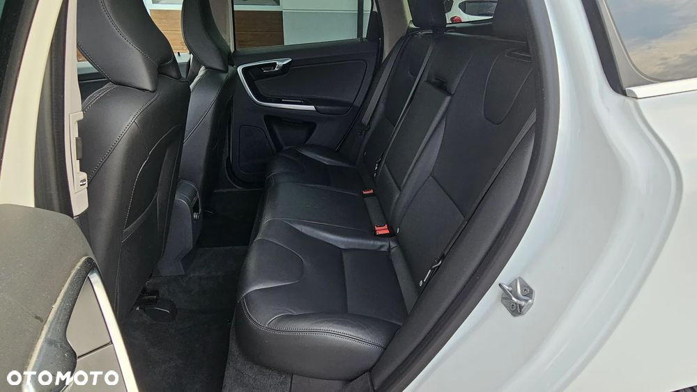 Volvo XC 60 D4 Geartronic Summum - 17