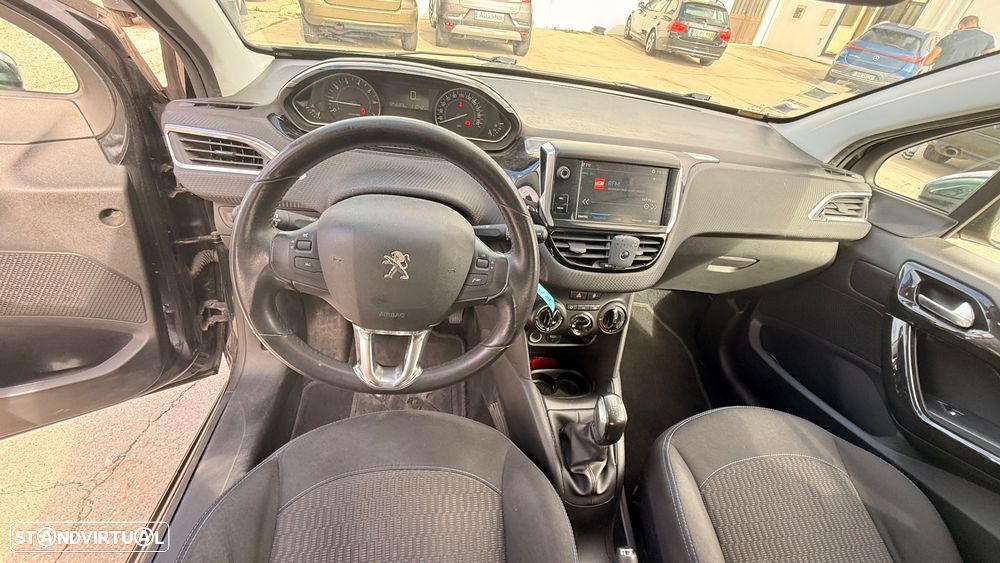 Peugeot 208 1.2 PureTech Style - 11