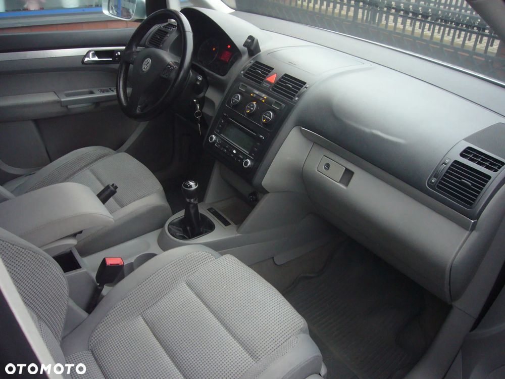 Volkswagen Touran 2.0 TDI DPF Highline - 18