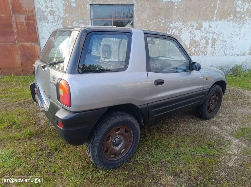 Toyota RAV4 - 4