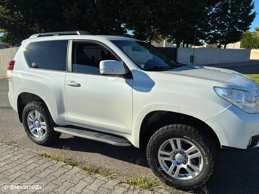 Toyota Land Cruiser 3.0 D-4D Auto - 3