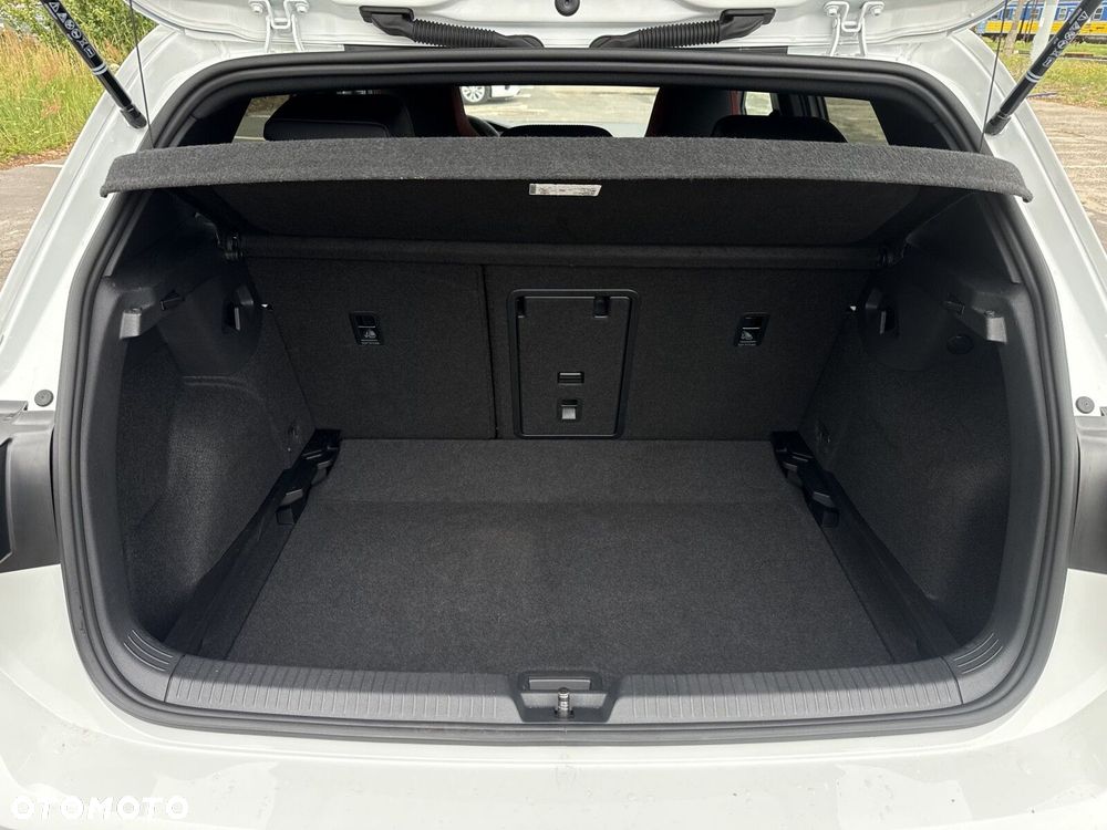 Volkswagen Golf - 37