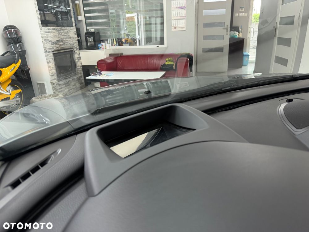 BMW Seria 6 650 i - 16
