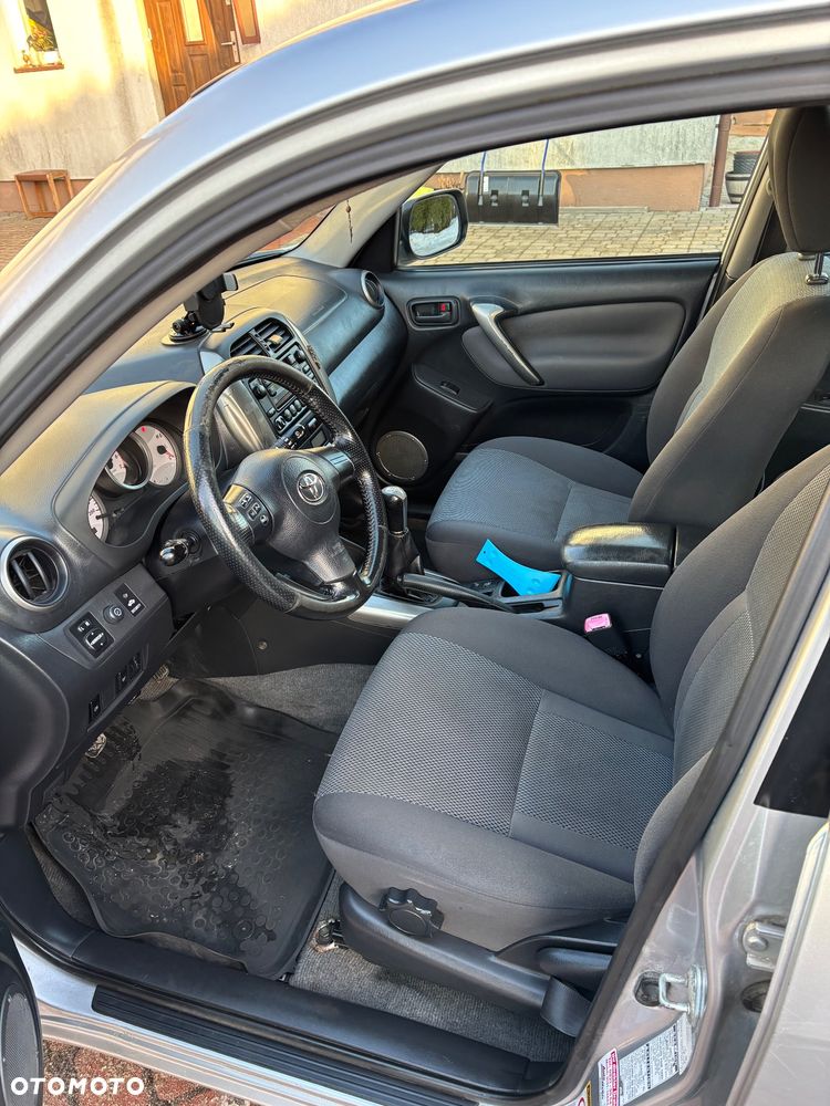 Toyota RAV4 2.0 D-4D 4x4 - 11