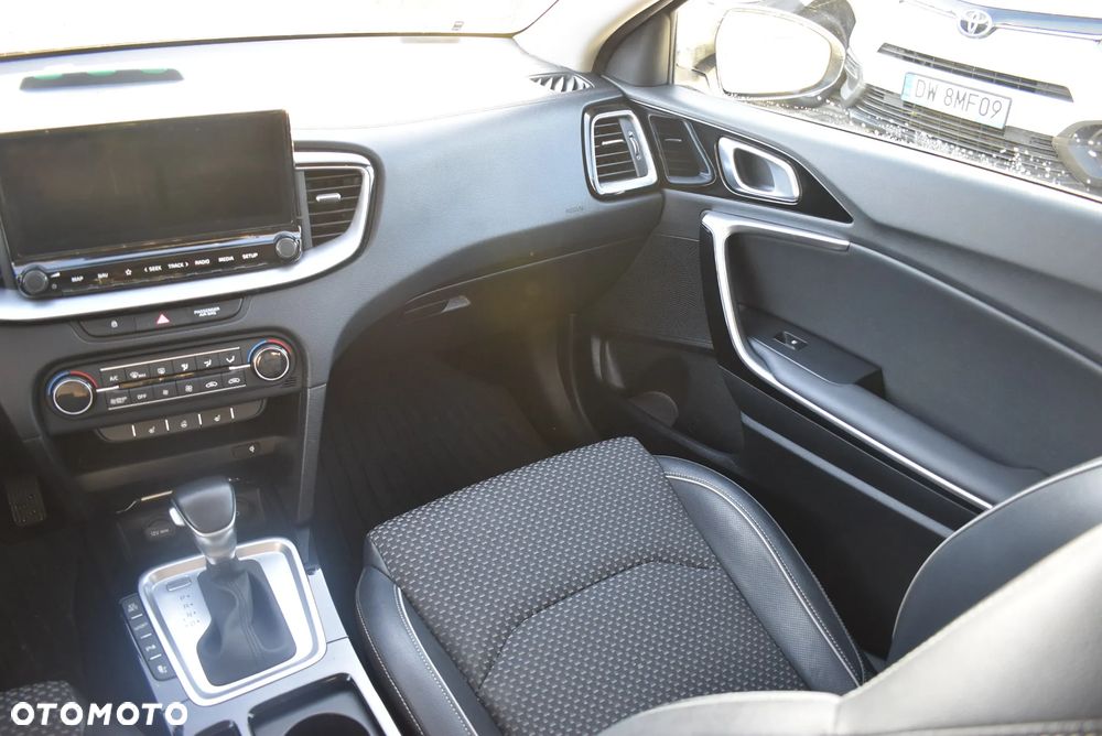 Kia Ceed 1.6 GDI PHEV L DCT - 20