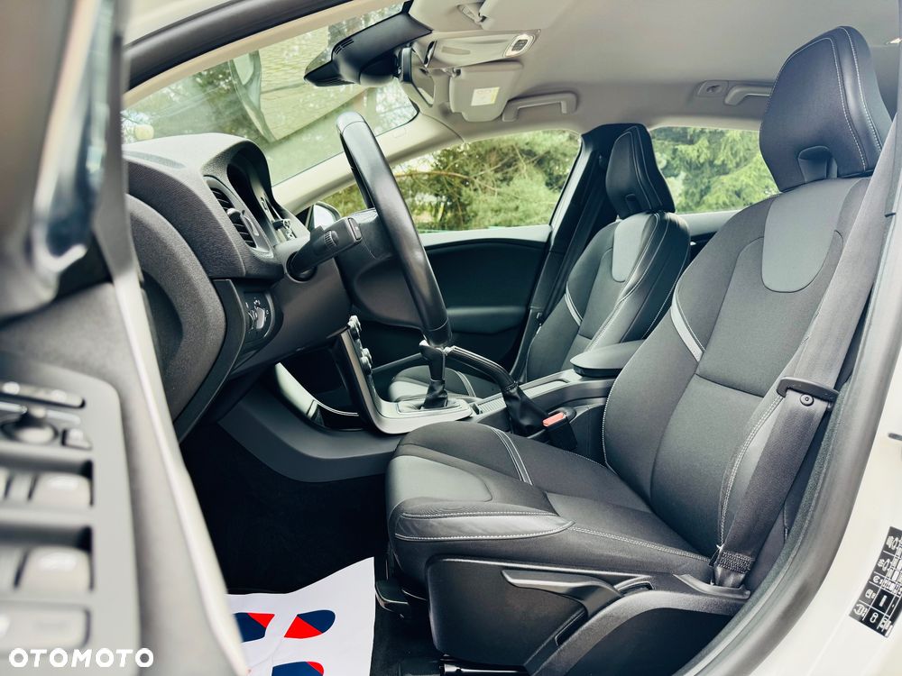 Volvo V40 D4 Drive-E Momentum - 37